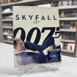 SKYFALL BLU RAY + DVD DIGITAL COPY
