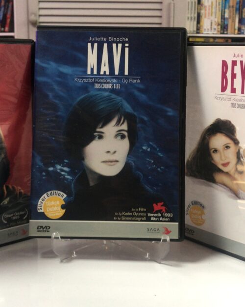 Kirmizi Mevi Beyaz DVD
